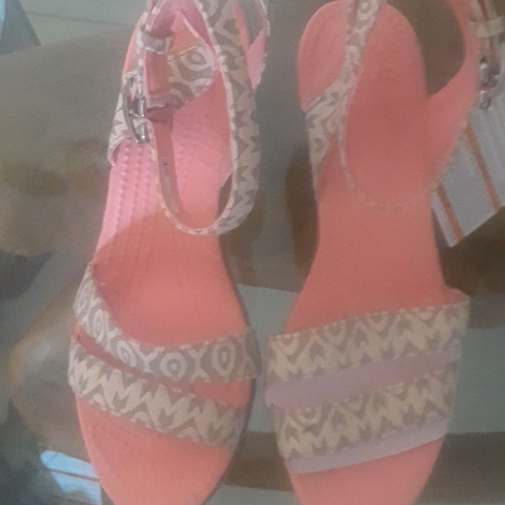 NWT Crocs